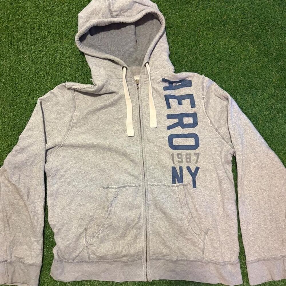 Aeropostale Men's Grey Hoodie